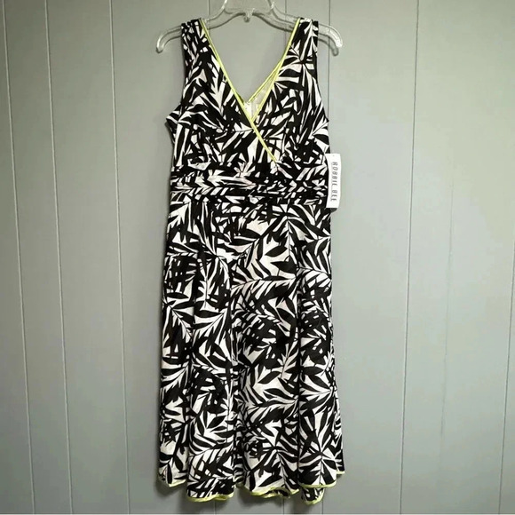 NWT ROBBIE BEE Sleeveless Vneck Dress Black & White Leaf Print Lime Trim Size 10 - Picture 1 of 5